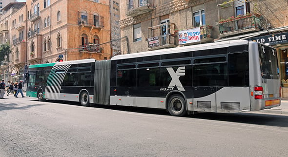 Photo Bus Mira Agron Dreamstime.com